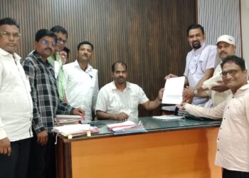 Relieve primary teachers from BLO work