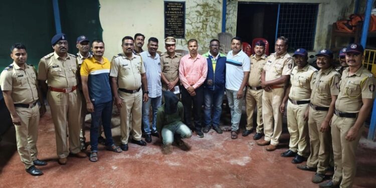 Girlfriend pushed from Bhatgav bridge