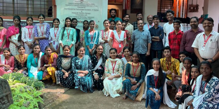 Abhyankar College visited Katalshilp Research Centre