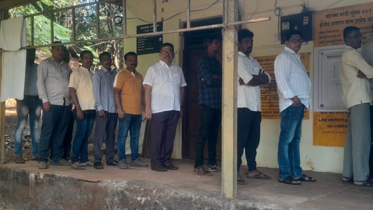 गुहागर मधील मतदानाची क्षणचित्रे