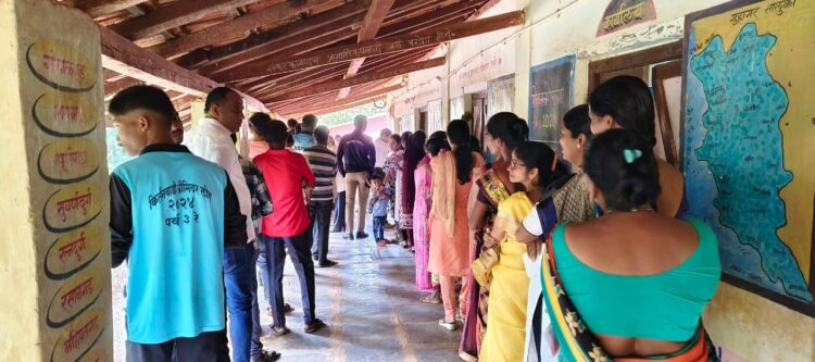 Photo feature of Voting in Guhagar