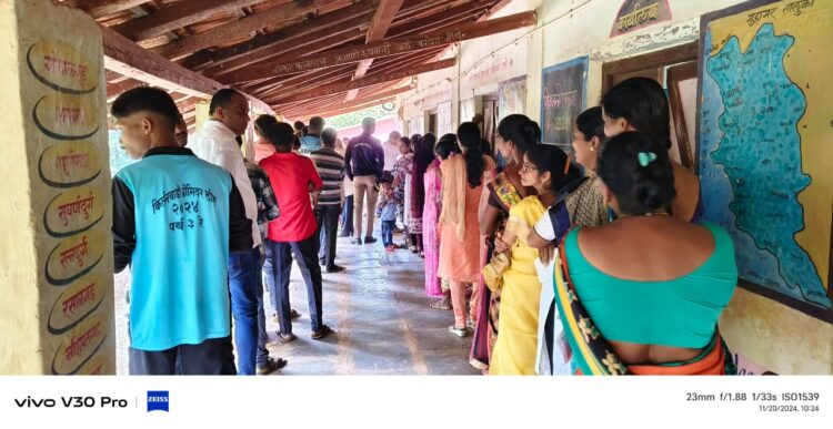 Photo feature of Voting in Guhagar