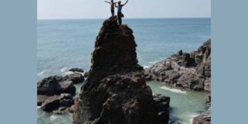 The mountaineers crossed the ridge