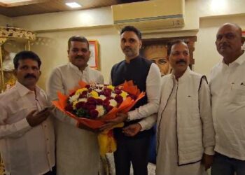 Yogesh Kadam felicitated on behalf of Shinde Party