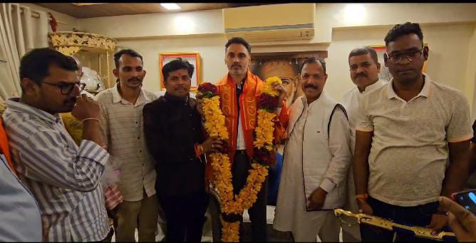 Yogesh Kadam felicitated on behalf of Shinde Party