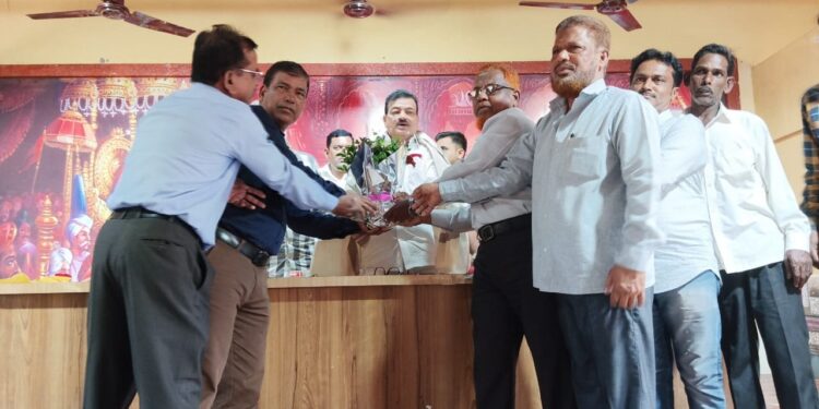 MLA Jadhav felicitated by Muslim community