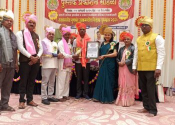 State level award to Dinesh Jakkar