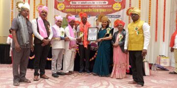 State level award to Dinesh Jakkar
