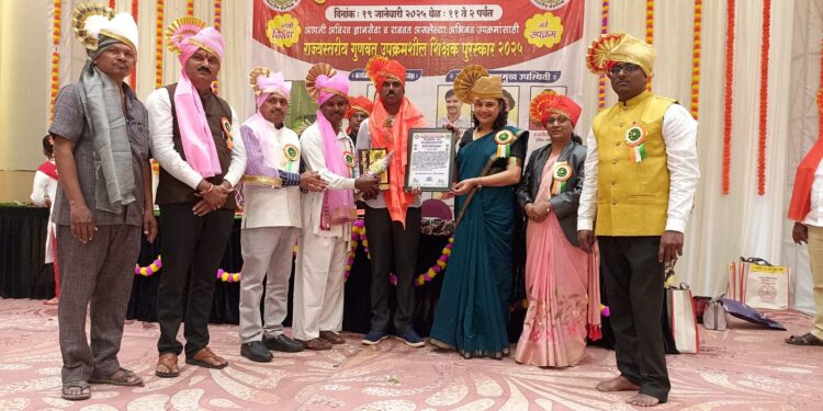 State level award to Dinesh Jakkar