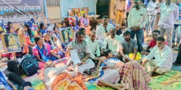 Villagers on hunger strike for transfer of police inspector