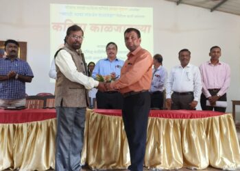 Poetry singing event at Palshet