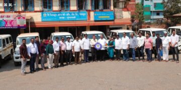Mahindra Bolero to customers by Chiplun Urban Bank