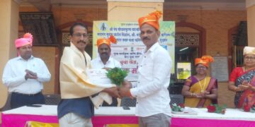 Gangavane felicitated by Janata Vikas Pratishthan