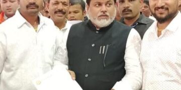 There should be an agricultural market committee for farmers.