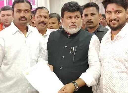 There should be an agricultural market committee for farmers.