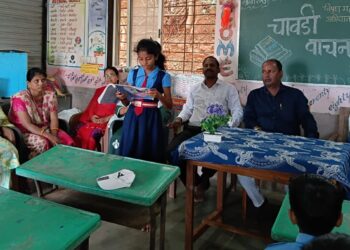 Chavdi reading at Veldur Nawanagar School