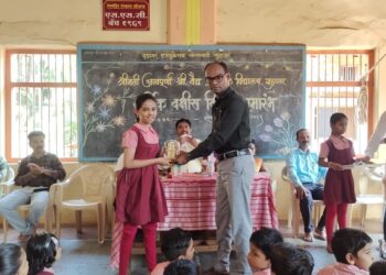 Prize ceremony at Annapurna Sridhar Vaidya Vidyalaya