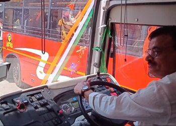 New bus inauguration ceremony at Guhagar Agar