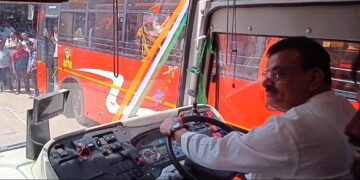 New bus inauguration ceremony at Guhagar Agar