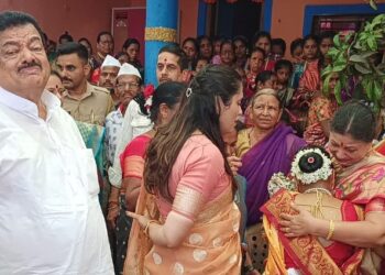 Emotional MLA Bhaskar Jadhav