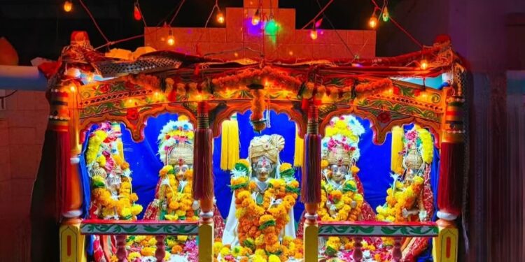 Palkhi festival of the village deity at Tavasal