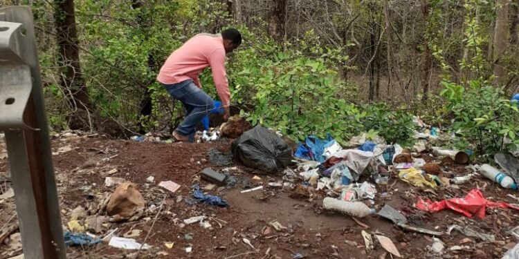 Action against those who throw garbage on the road
