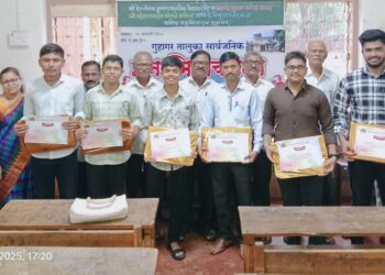 Students felicitated by Gyanrashmi Library