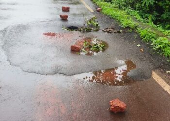 Pothole on the road in Kotluk