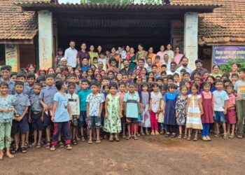 Tree plantation in the presence of Omkar Bhojane