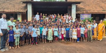 Tree plantation in the presence of Omkar Bhojane