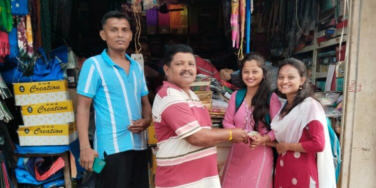 Returned the wallet lying on the street