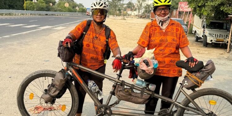 डॉ. मनिषा व डॉ. मीरा यांची जागतिक विक्रमाला गवसणी