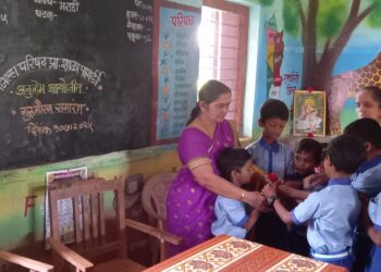 अनुलोम मित्रांनी केला शिक्षकांचा गौरव