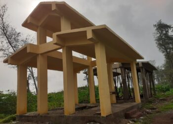Tenga of contractors in Vaikunthabhoomi work
