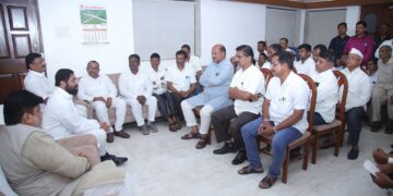 Patil was met by the office bearers of farmers association