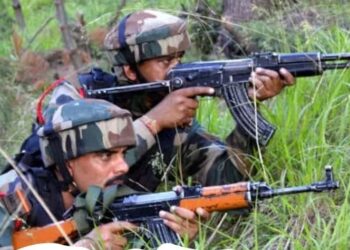 श्रीनगरमध्ये तीन दहशतवाद्यांना कंठस्नान