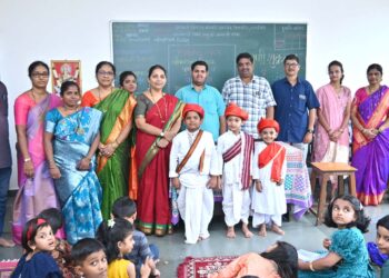 Essay competition at Agashe Vidyamandir