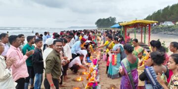 Immersion of Gauri Ganpati idol in Guhagar