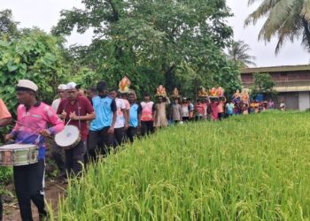 Ganapati immersion ceremony at Tavasal