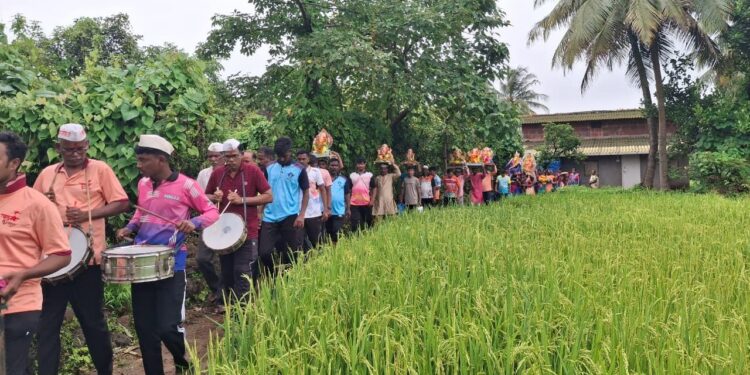 Ganapati immersion ceremony at Tavasal