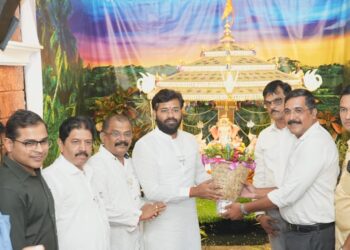 BJP leader Parab visited Bappa