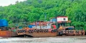 Lost barge still in port after two months