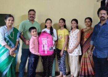 Distribution of educational materials on Teacher's Day