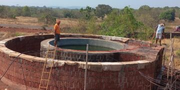 Creation of a two-level reservoir in a well