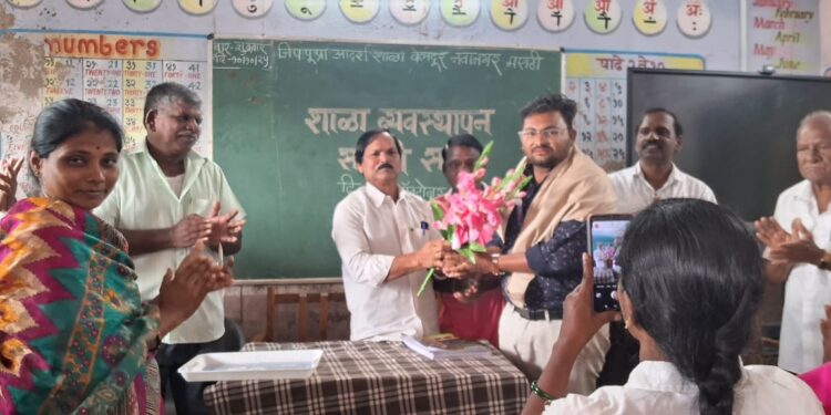 Dr. Kumbhar felicitated by Veldur Nawanagar