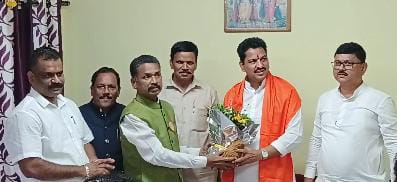 Baliraj Sena party chief Ashok Valam visits Guhagar