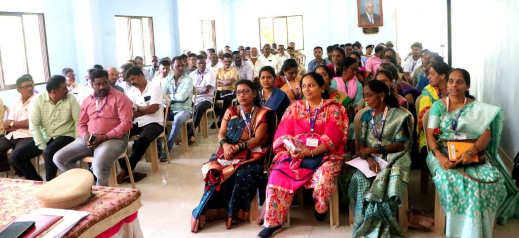 Additional Superintendent of Police visits Guhagar Police Station