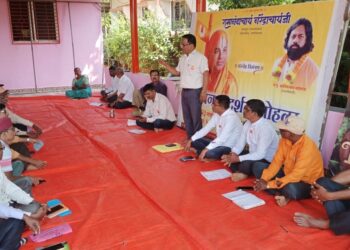 Planning meeting for Narendracharyaji's program