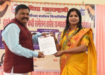 Sandesh Kadam receives "Ideal Journalist Award"