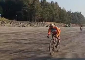Ladghar beach cycling competition